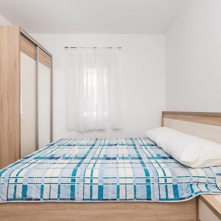 Lovely Apartment In Mandre With Wifi 외부 사진