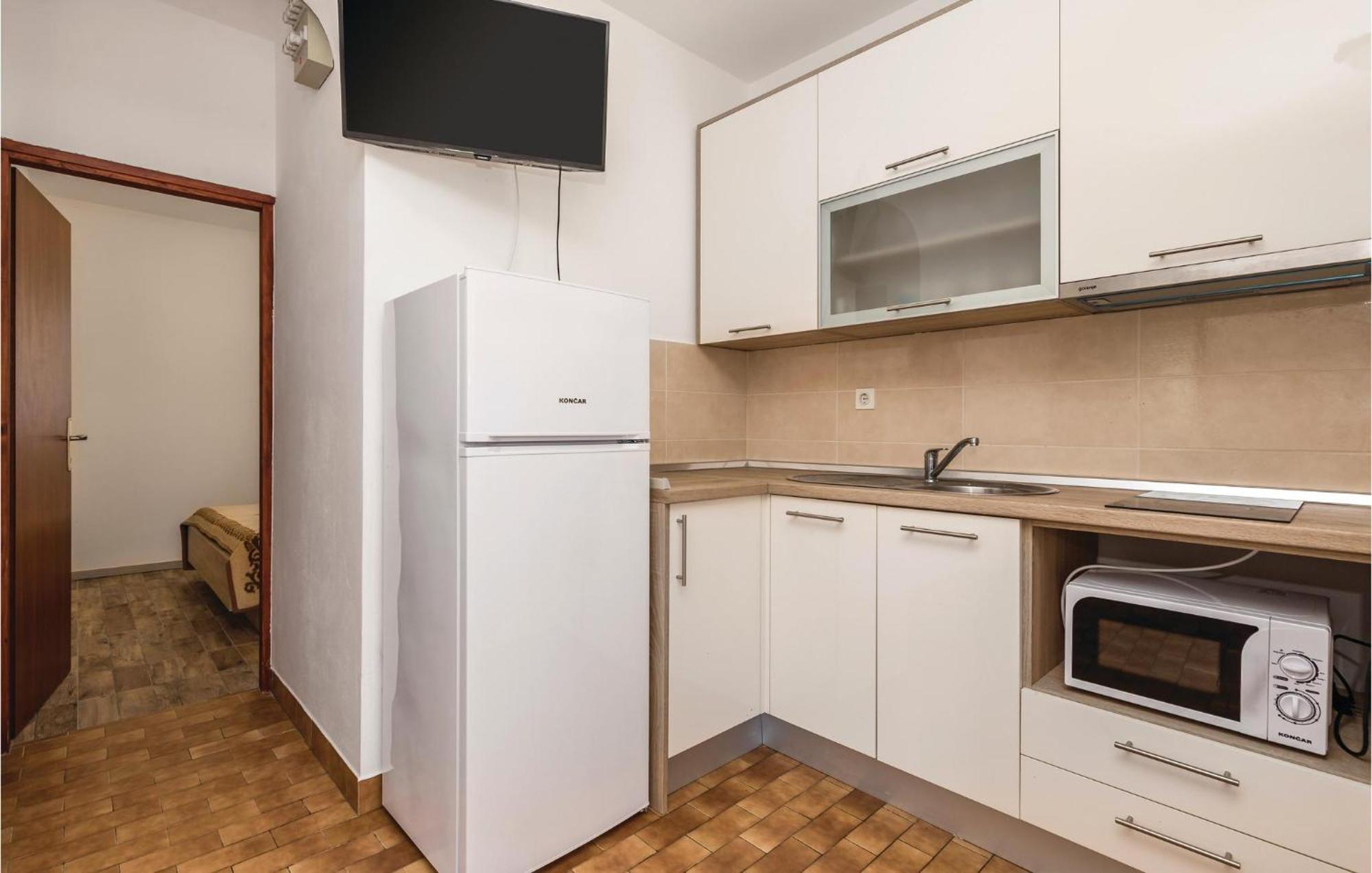 Lovely Apartment In Mandre With Wifi 외부 사진